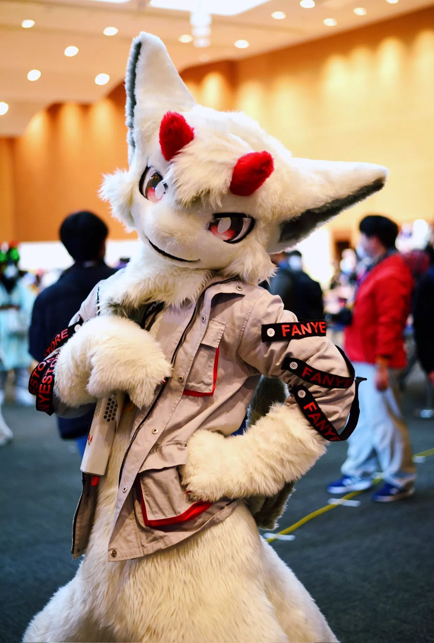 You want a hug? Lapyu is right there! (@chlclgns11_ on Twitter) posted by Dragoniel