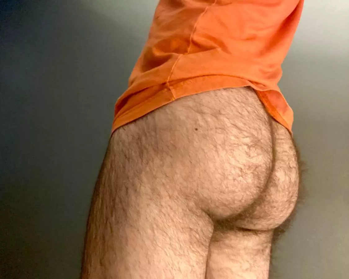 24 in shape DL bro with a big furry bubble butt. DM me by Sctry5