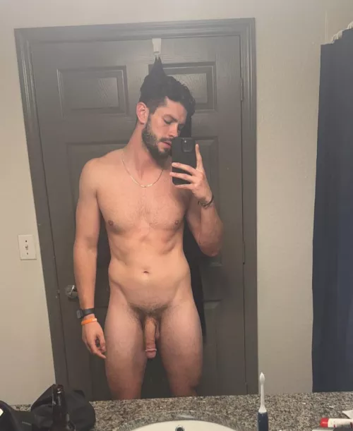 26 yr old man, 6’2 and 190 lbs (m) by Electronic-Mix8289