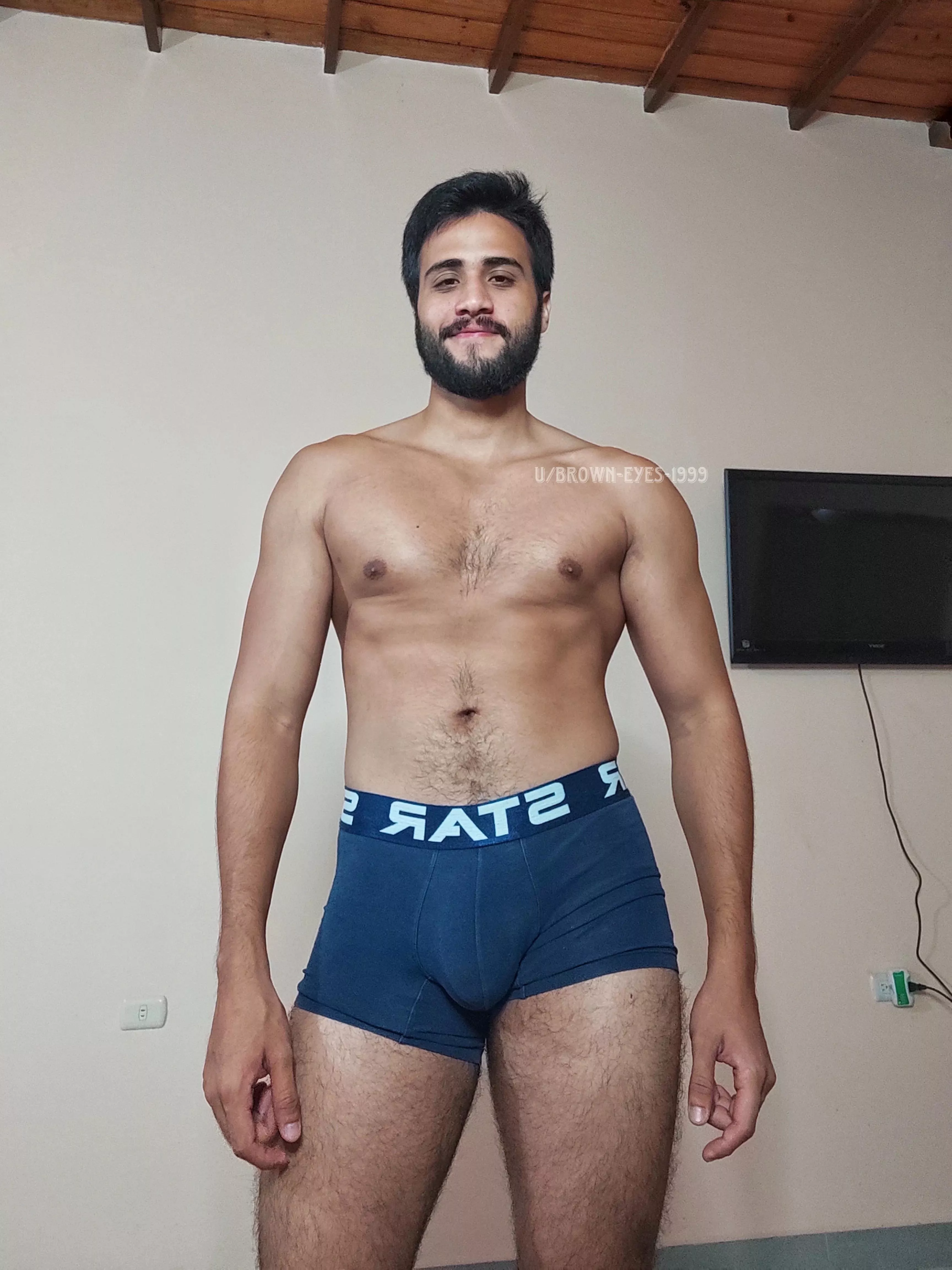 Am I hot? 😏 posted by Brown-Eyes-1999