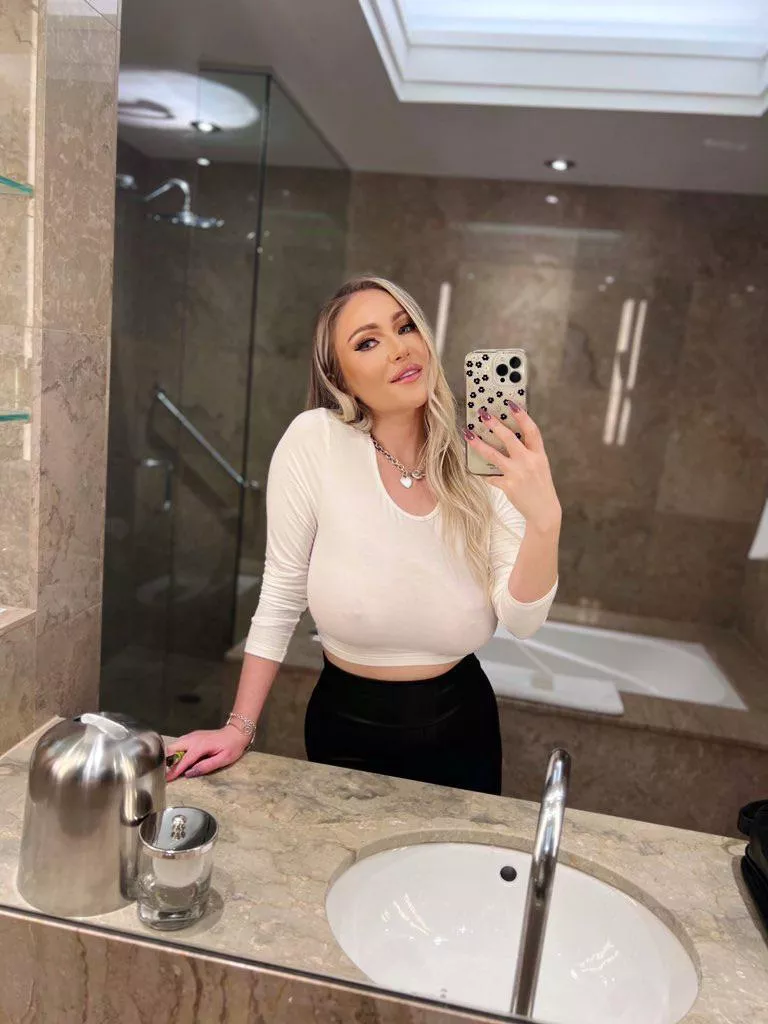 Bra or no bra? posted by ariasix