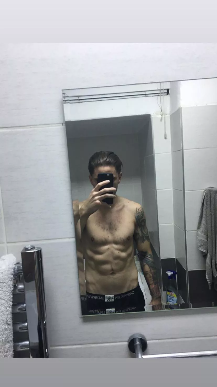 calvins posted by iamaciakeleven