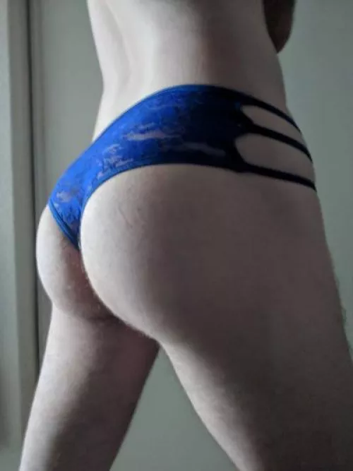 Do We Like My Cakes In Blue!? by vanillathiccness