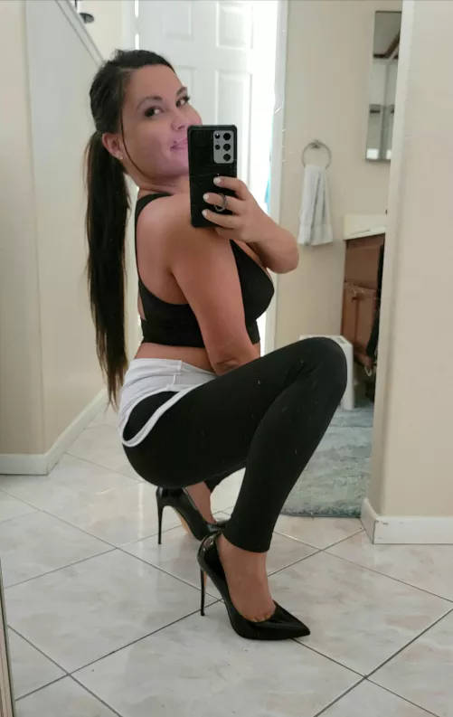 heel squat selfie by my_mestiza_crush