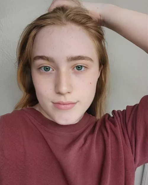 Hi! Say hi back 😠 by evelynclaire_xoxo