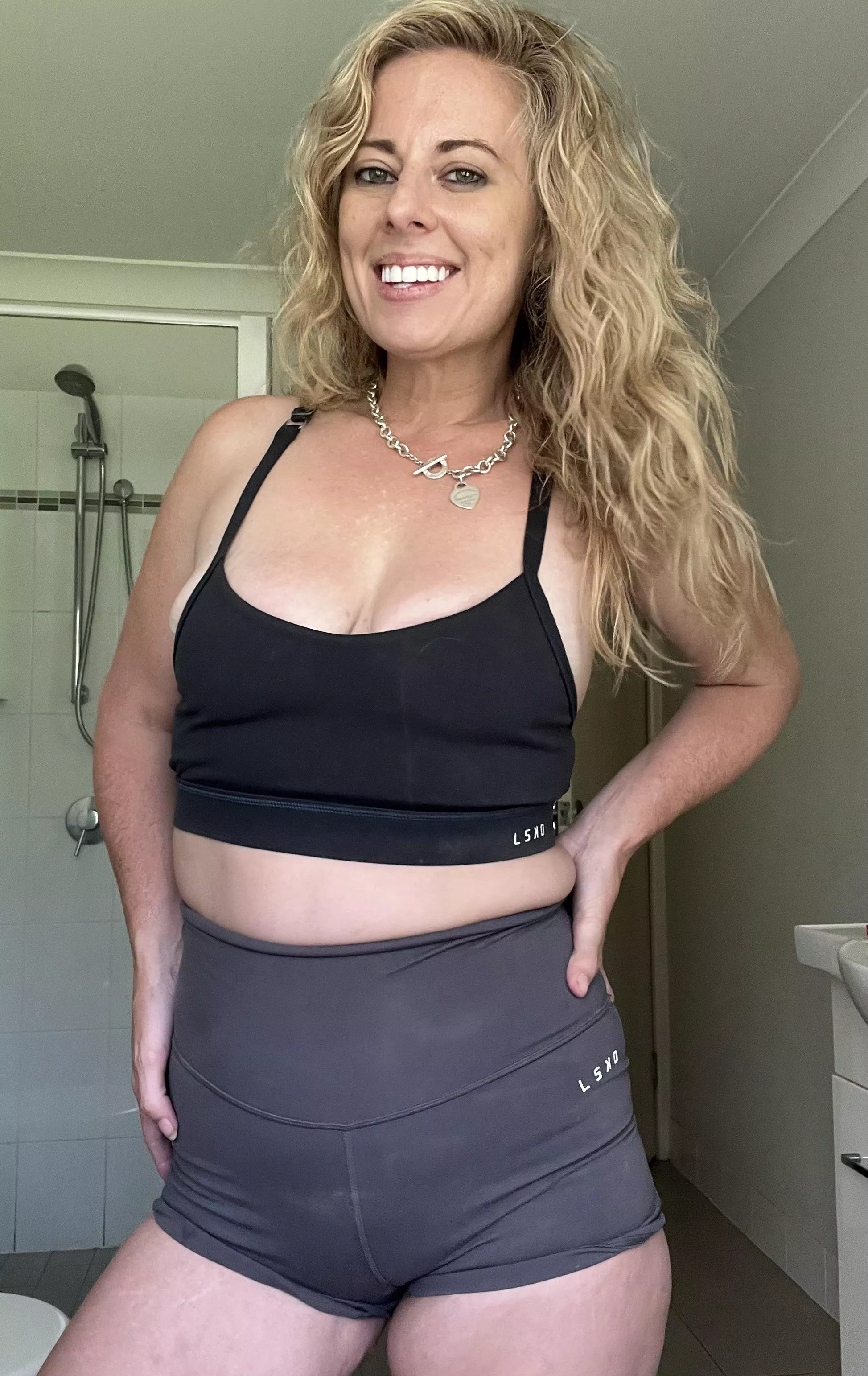 Home from work feels 😁 posted by mOaningFANS