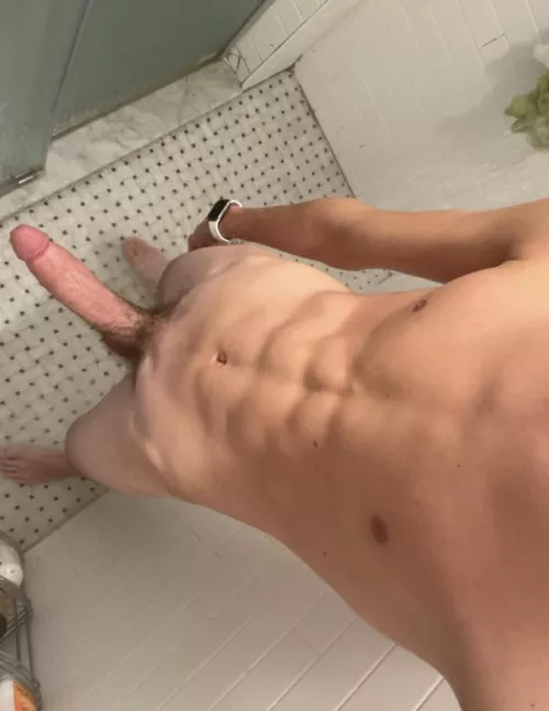 Hung 20 love to compare. HMU and send me ur big cocks. Looking for hung daddies @gstils10 by Necessary-Smile-6719