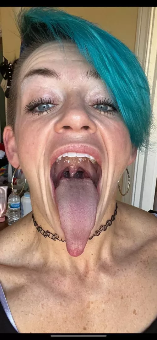 I want to this mouth to get fucked and spat into [oc] by SashaSins555
