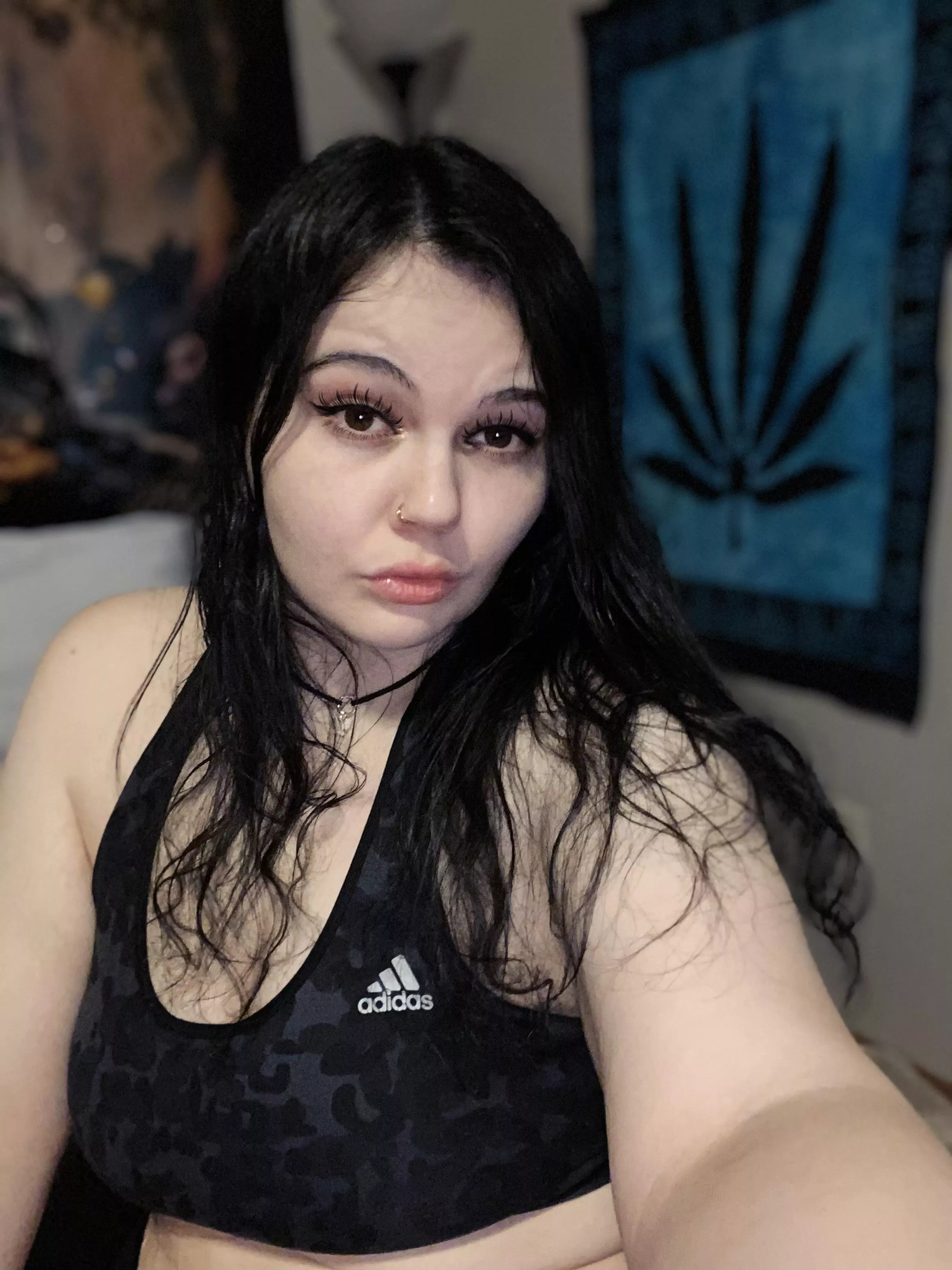 I’m currently taking boyfriend applications 🤭💕 posted by Littlwildflower