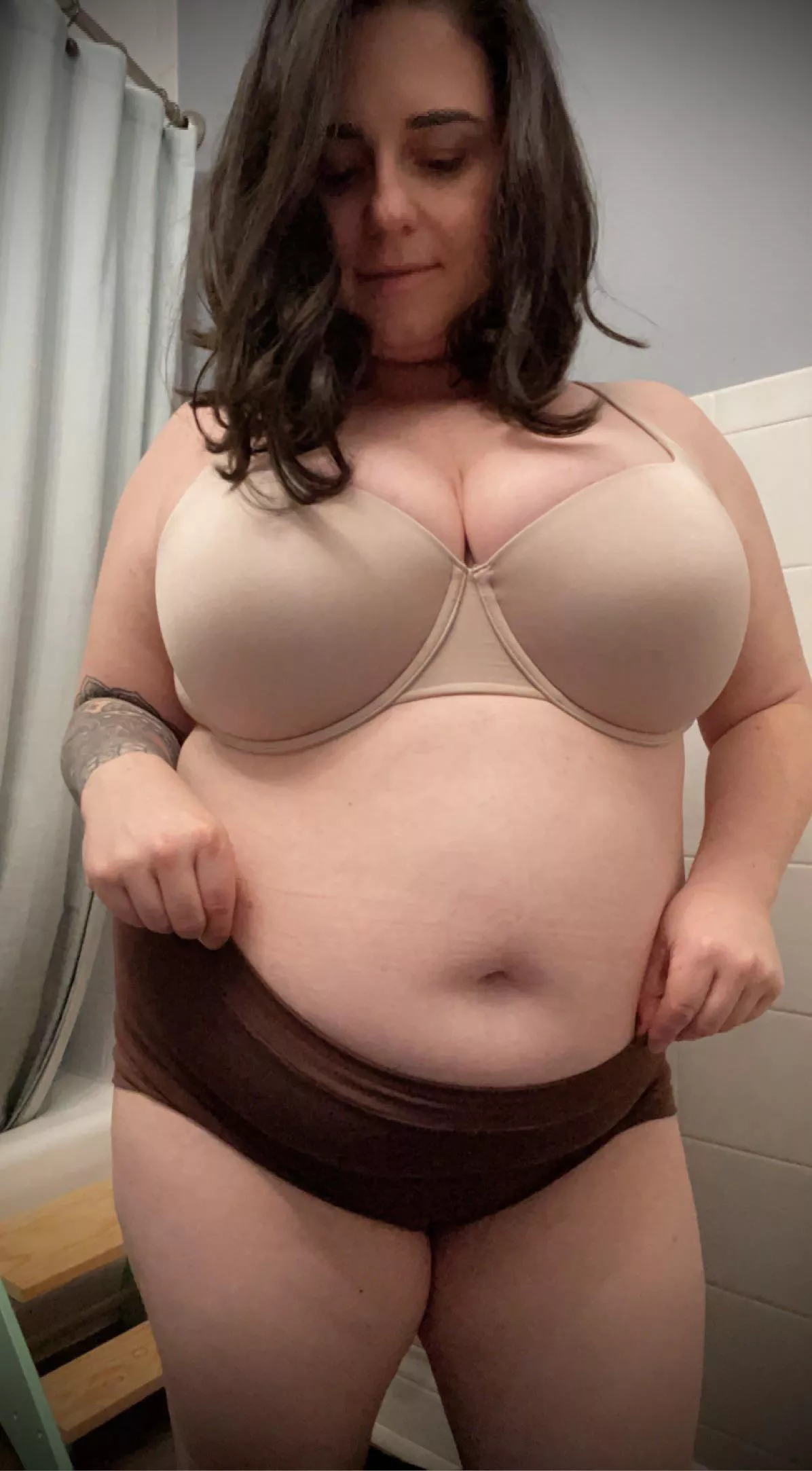 Let me be your slutty secret🖤 posted by SucculentV87