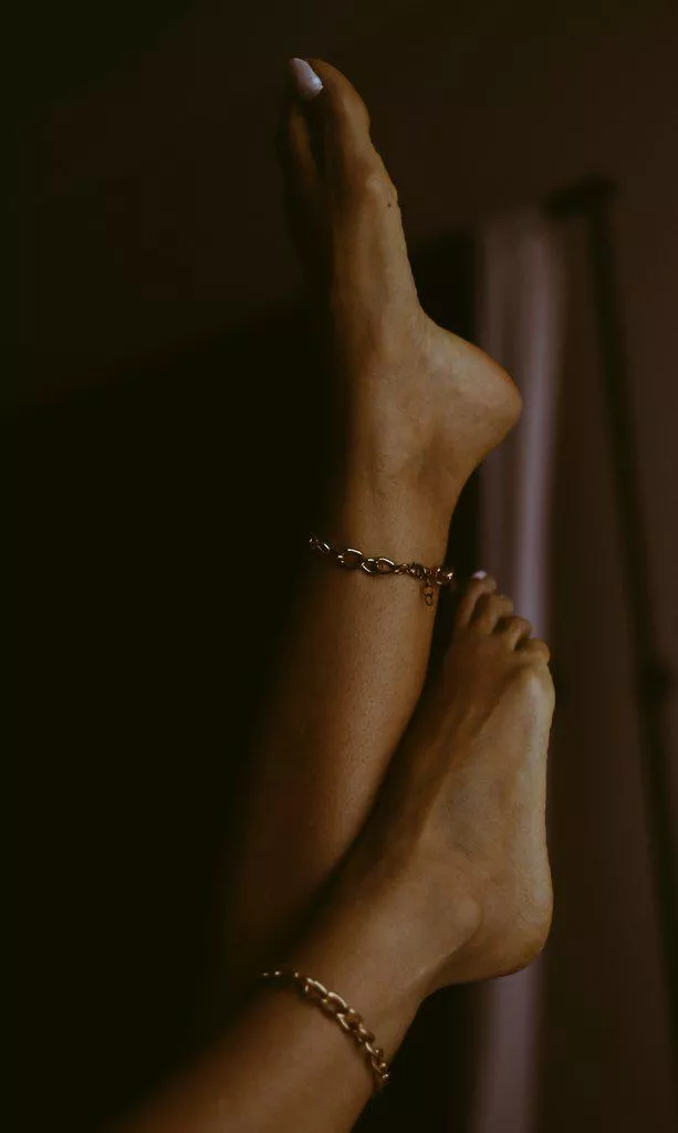 looks like a very strict community ... anyways ... this is your queen speaking ! posted by tapednude