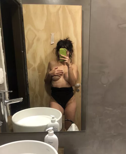 My hands are busy by fridalorenz