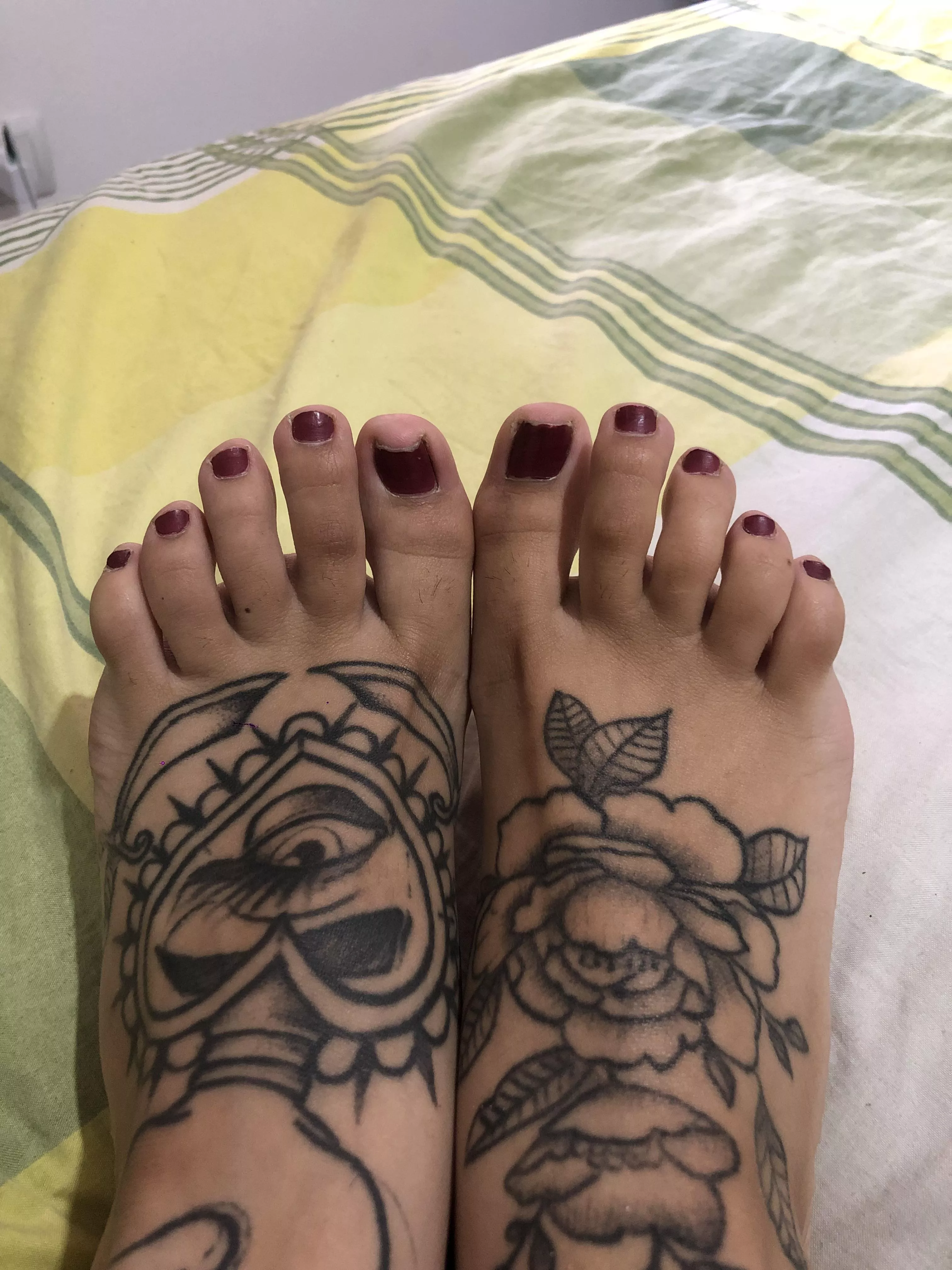 my toes are always painted 💘 posted by heyhoney_7