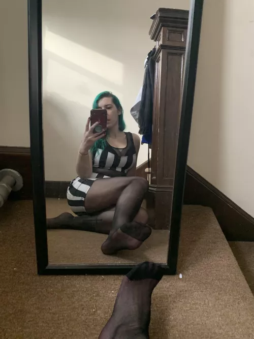 [NSFW] Mirror feet by sirenskiss3