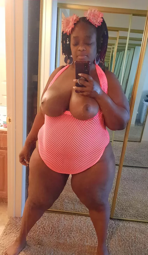 Pink looks incredible on me... by juicyChocolate20