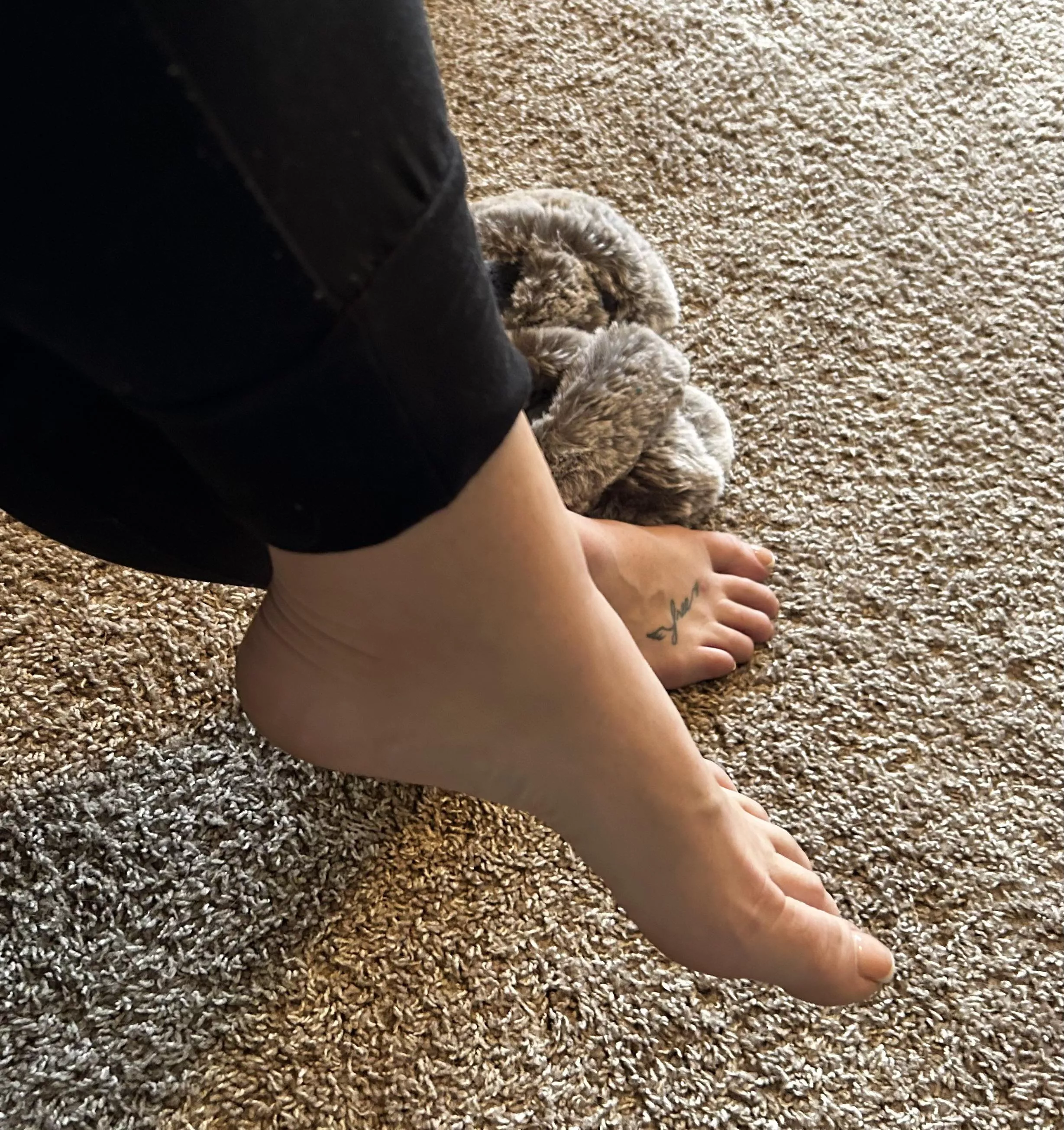 Press my arches against your cheek… posted by ServeYourGoddess22