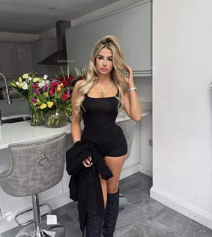 Sexy posted by giffgoff