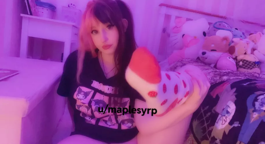 Should I take my socks off for you so you can play with my feet? 💗 [ Female ] by maplesyrps