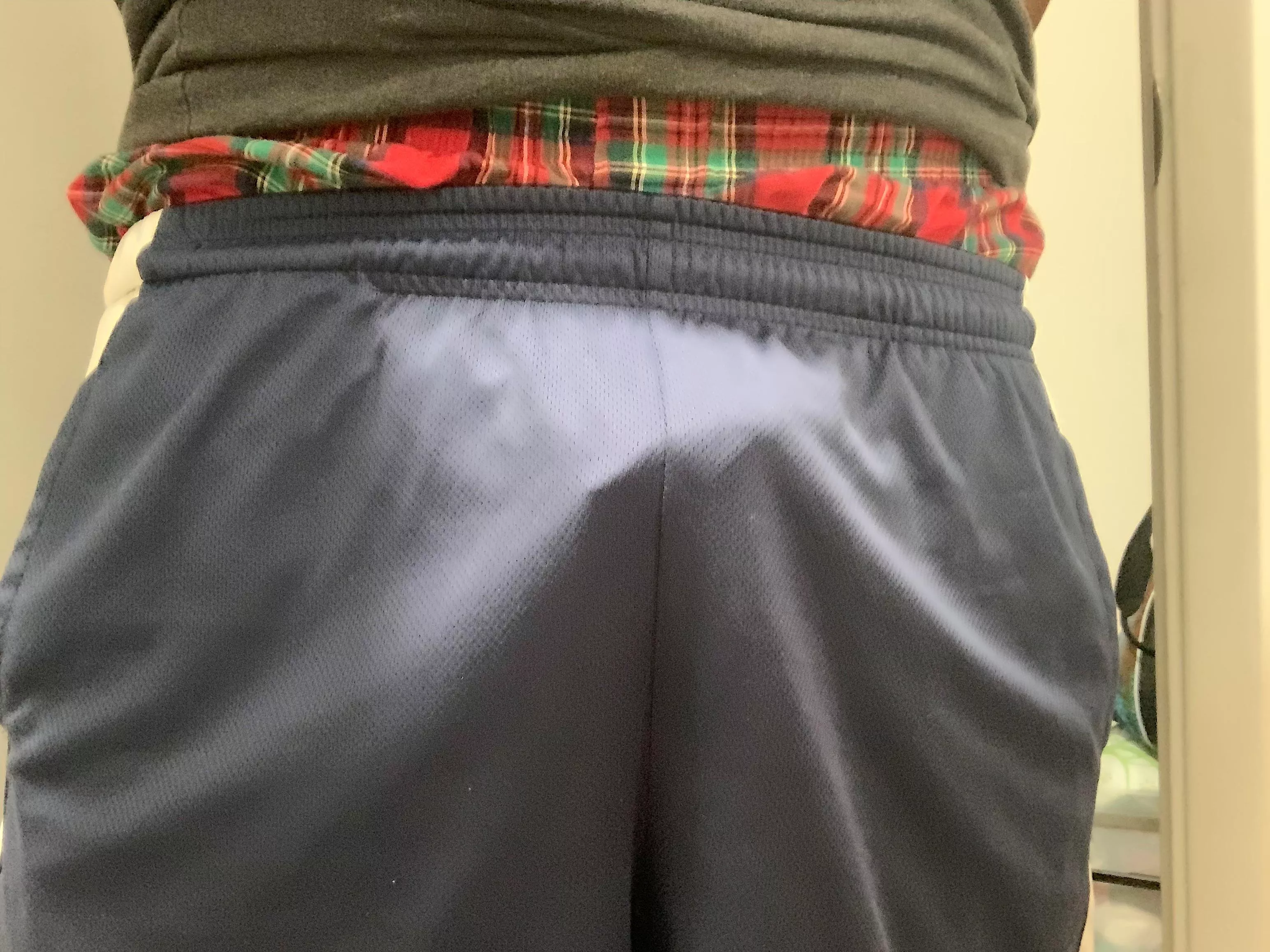 Showing both bulge and boxers today posted by boozebrain310