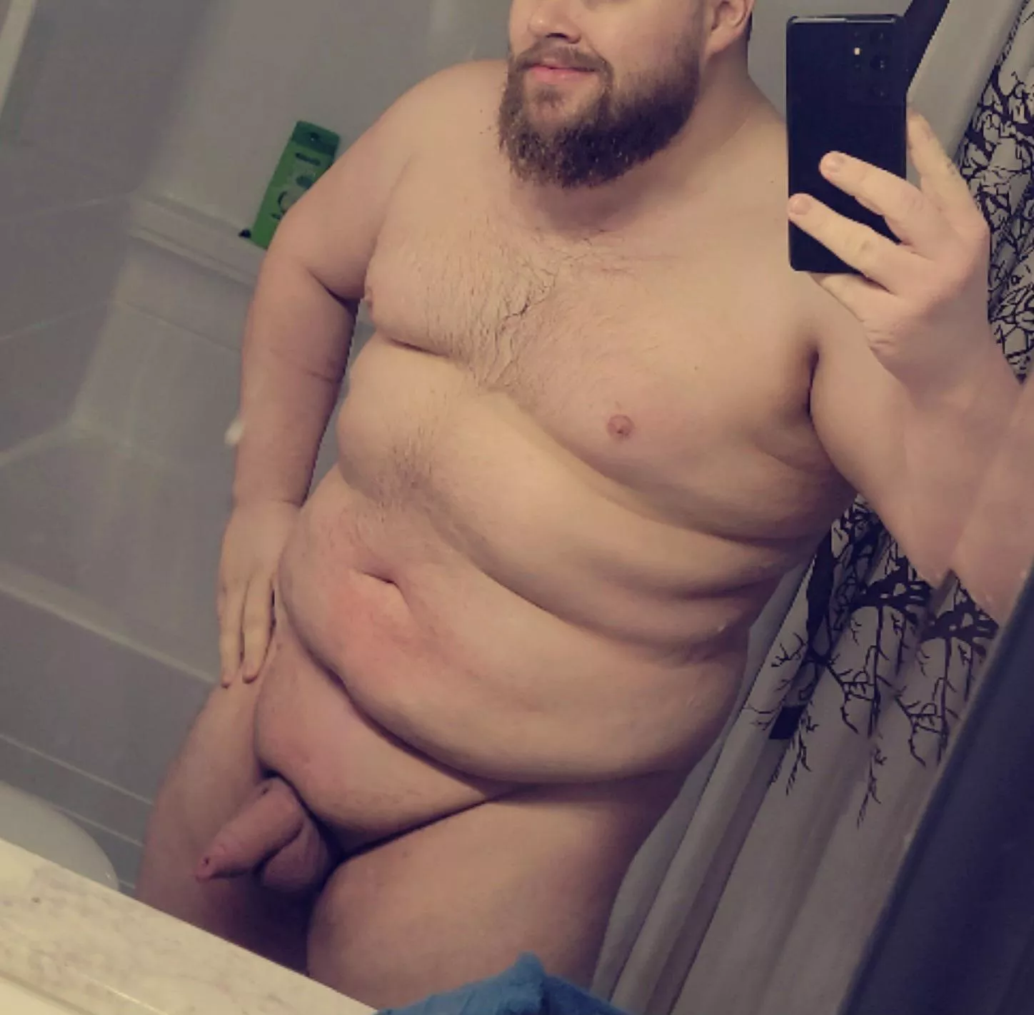 sorry I had to slouch. the mirrors too low 🤣 posted by BIgNudeDude