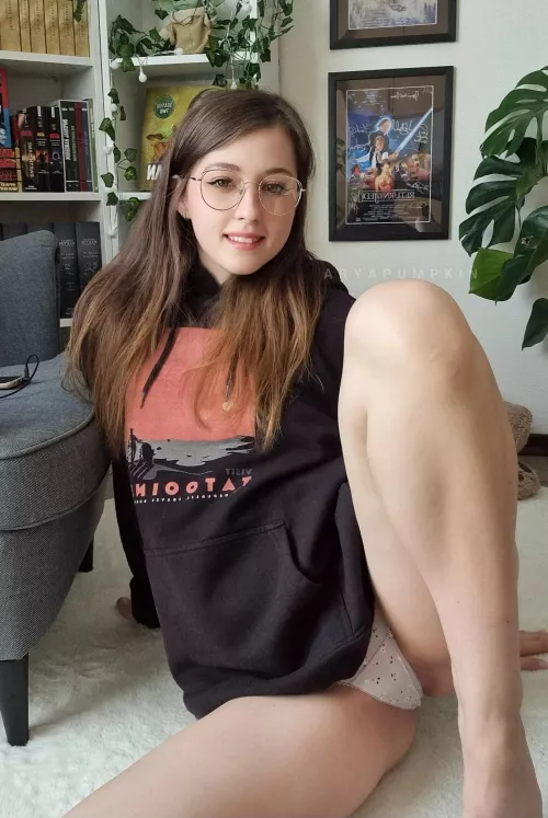 This is a pants-free zone [F] by AryaPumpkin