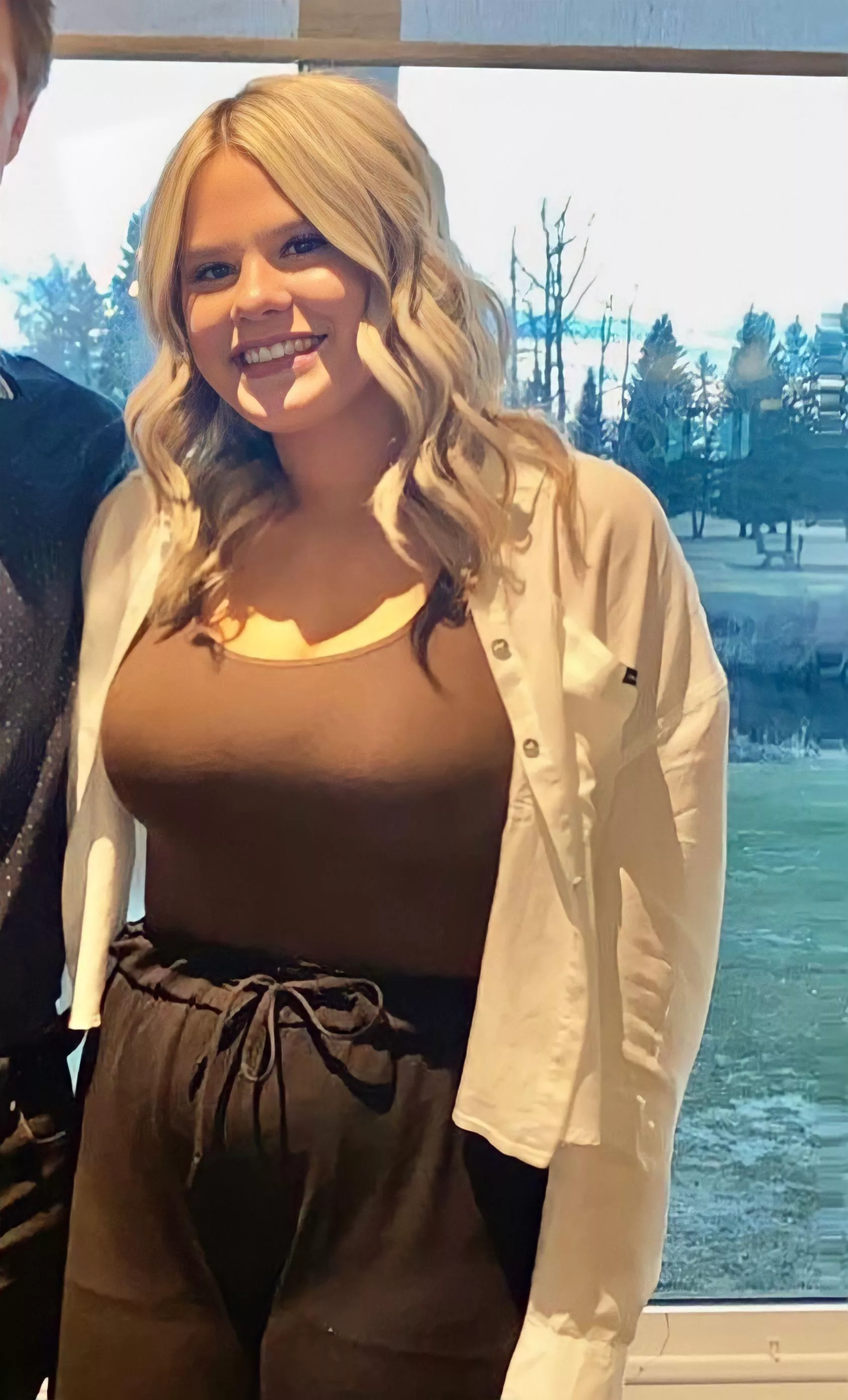 Too busty. 🥵 posted by AmazingDDs