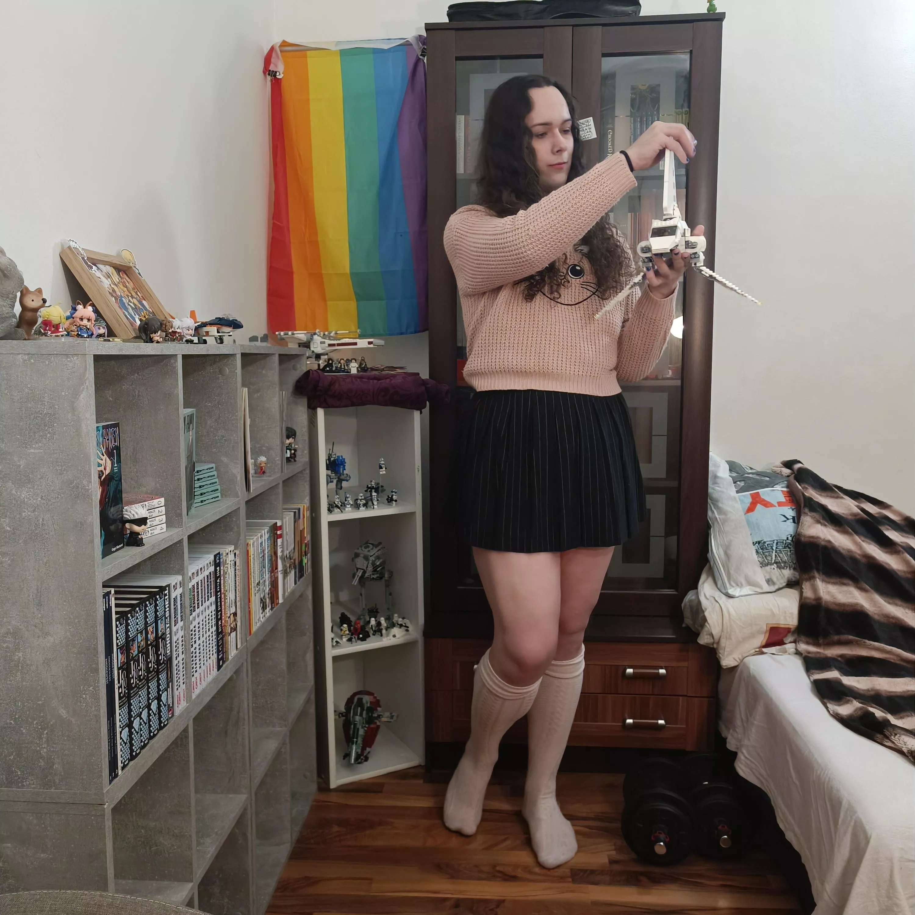 Wanna come over so we can make each others' Monday a little more fun ? :3 posted by samuelbakos1234