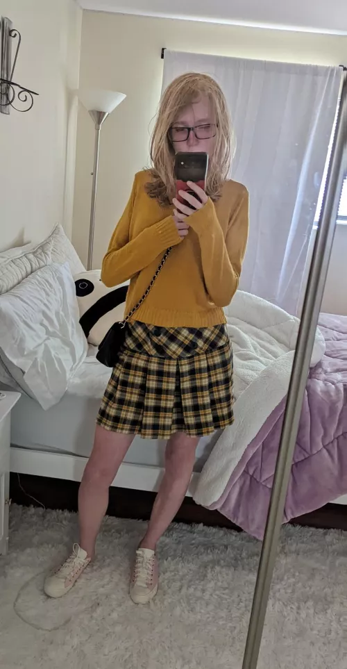 What color do you cuties think should I dye my hair~? (Day 4 of posting a pic everyday until I've worn all the feminine clothes in my wardrobe) by uwuimaspidergirl