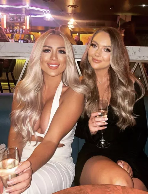 White or black by round_plastic2