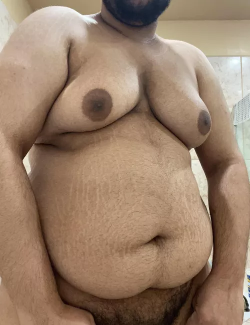 Who loves big tits and a belly by mccreesbigcock