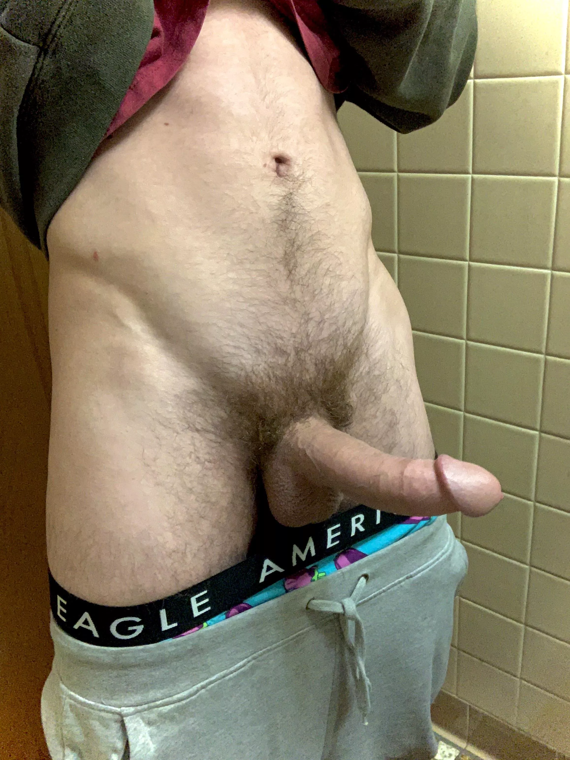 [24] Horny asf and nothing to do about it :/ posted by FortuneLincoln_zzz