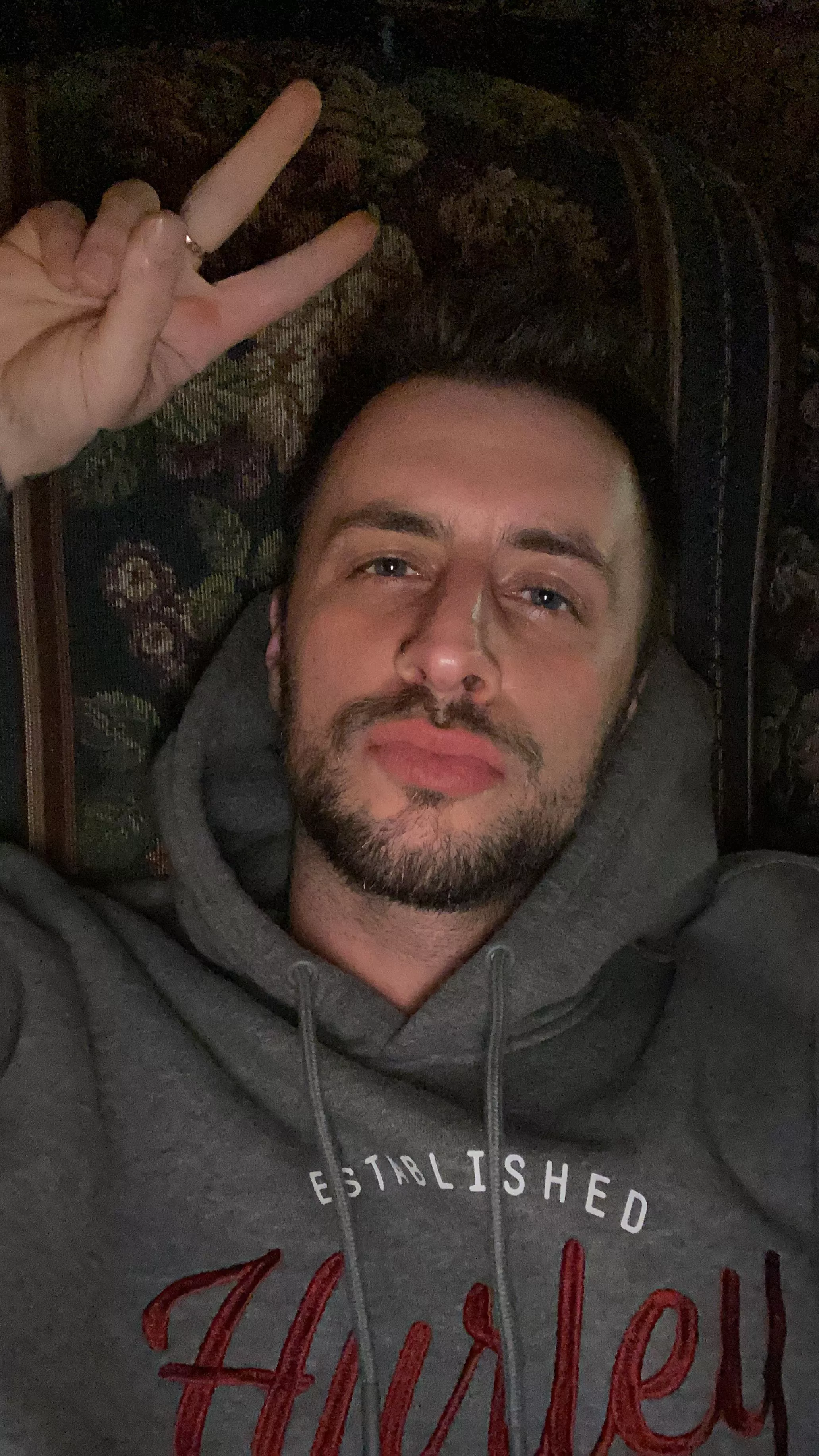 Anyone want to be friends? 🤗😘 posted by blueeyezs