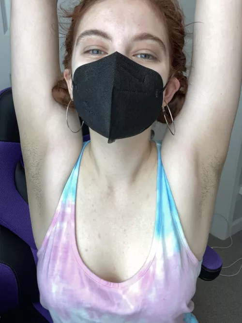 Arms up!! 🤗🤗 by kittenmeowned