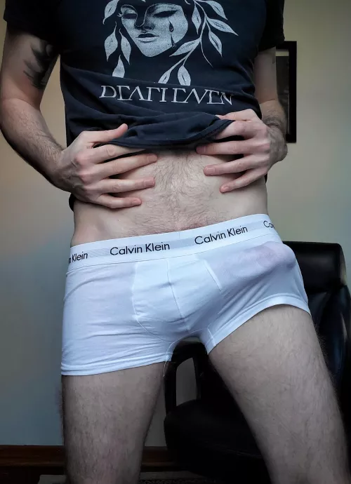 Begging to be touched by 33marlowe