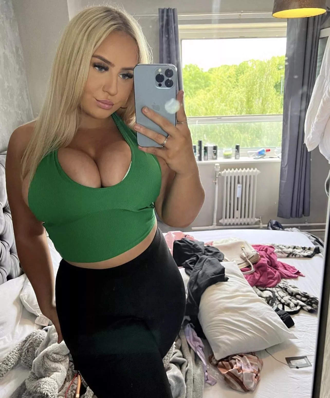 Bimbo posted by Brilliant_Depth2883