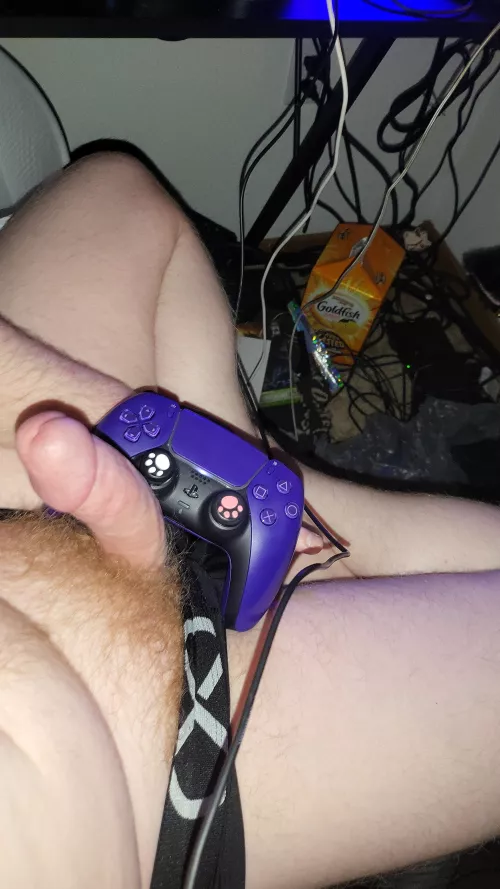 could I get some help in demon souls an other things? ;3 ps dms are open by Soullesseevee666