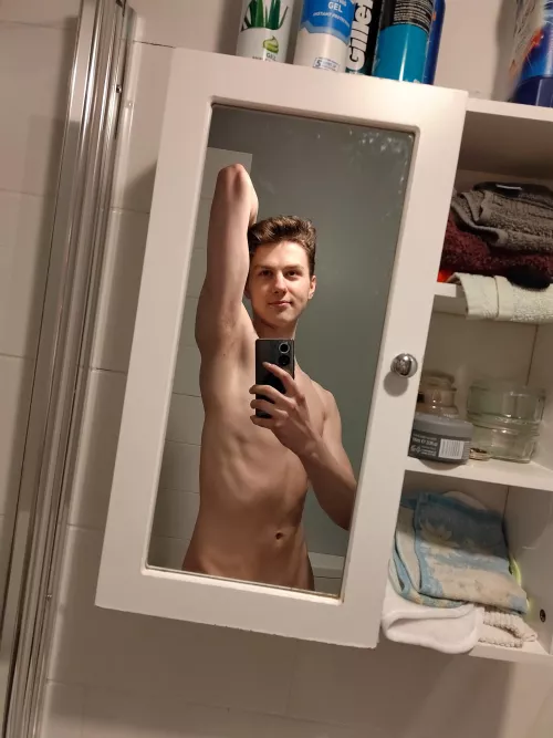 Dirty mirror, dirty pits by throwawaynameboyo