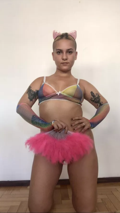 do u want to see what’s under my fan ? by fantasynella_