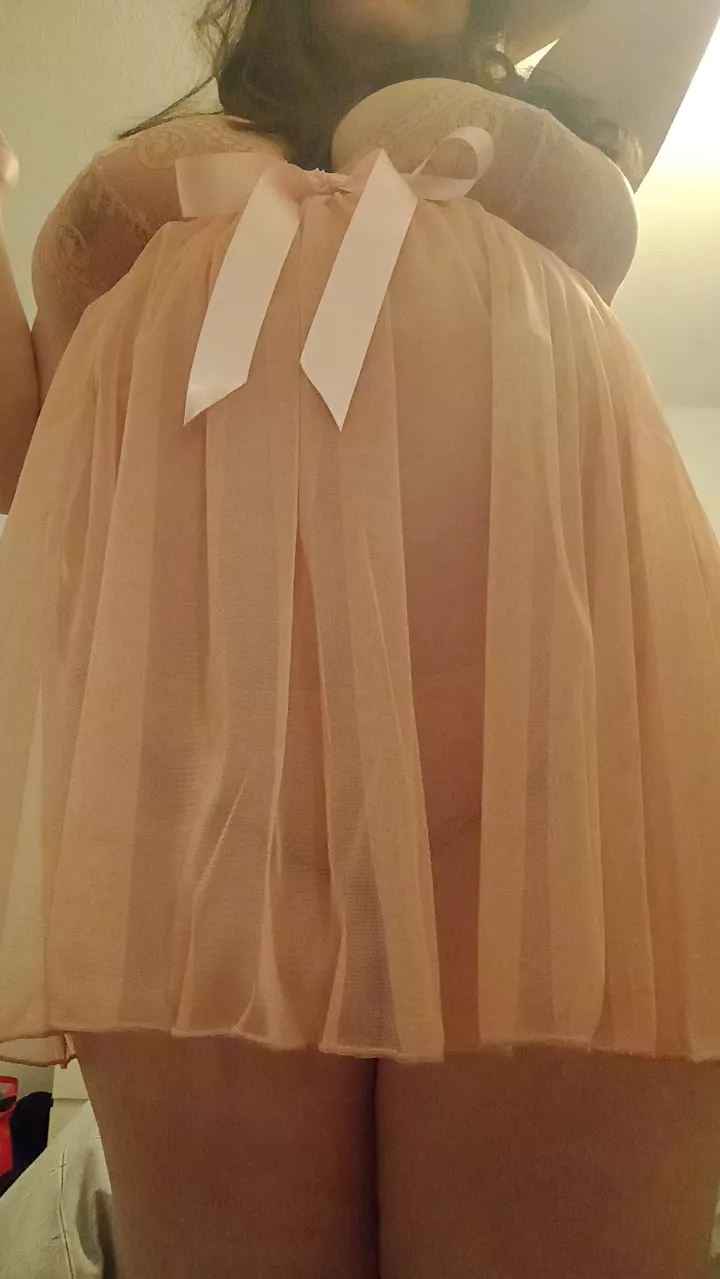 do you think pinks my color 😉💕 posted by ScarletDev027