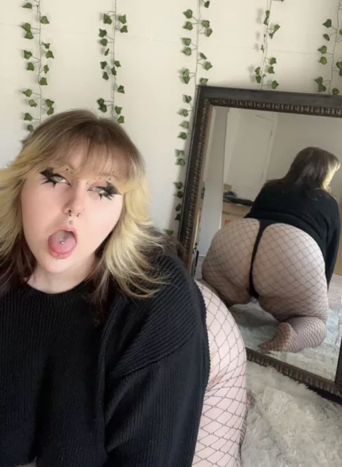 Don’t be shy… leave me a comment~ by MorbidxXxMoth