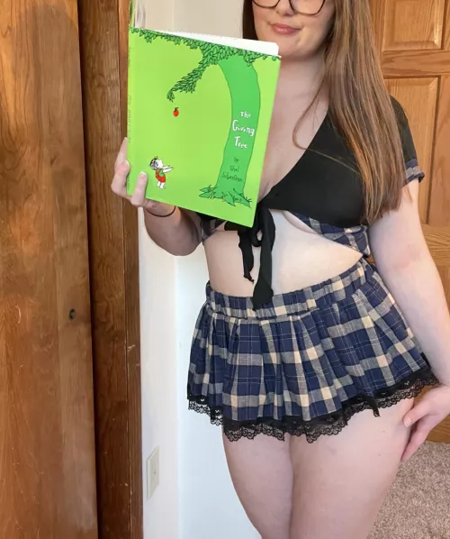 [F] let me read to you by Midwest_foot_mittens