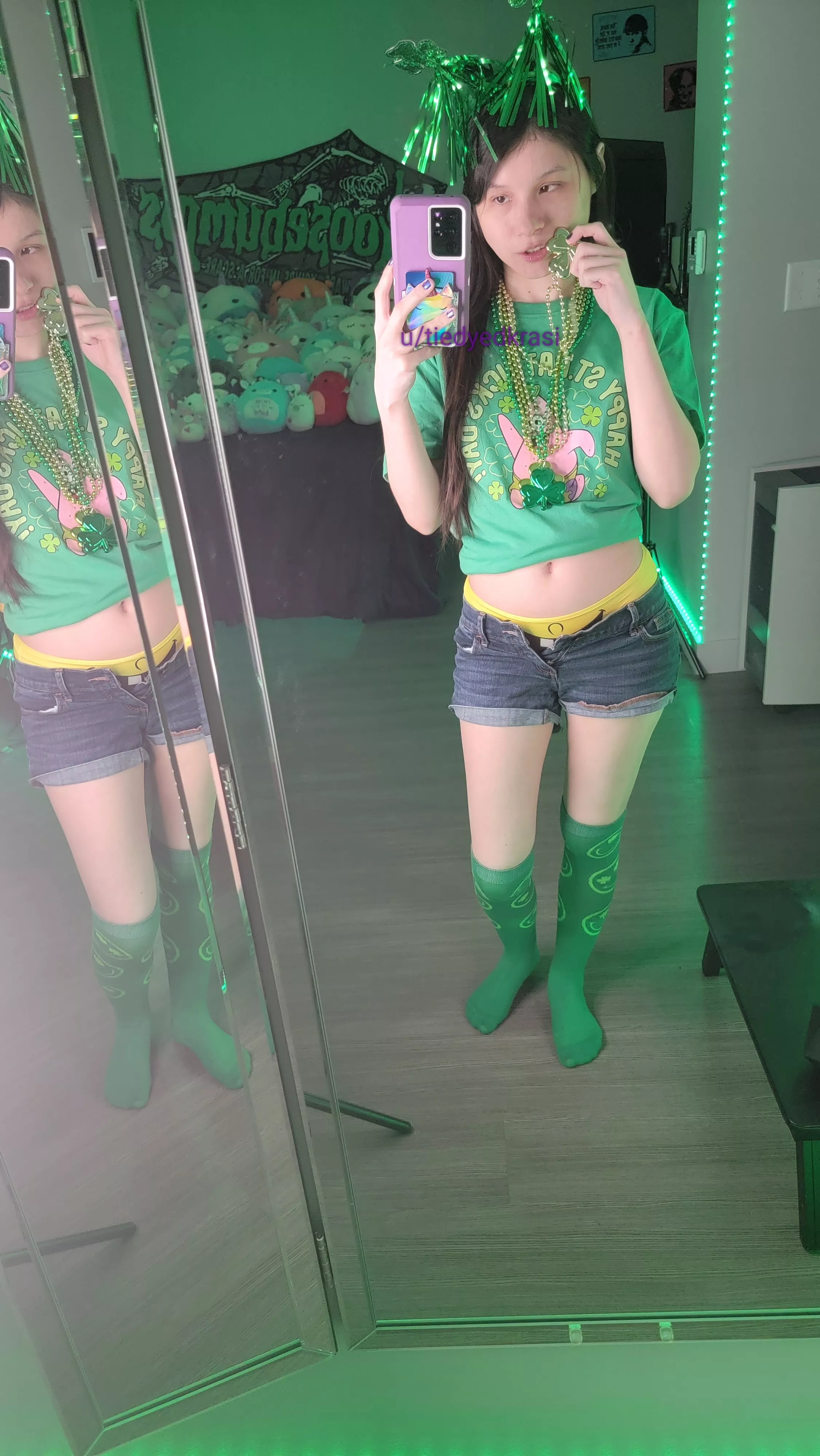 [F]eeling awfully in the holiday spirit, but maybe because the green reminds me of Monster Blood from Goosebumps posted by tiedyedkrasi