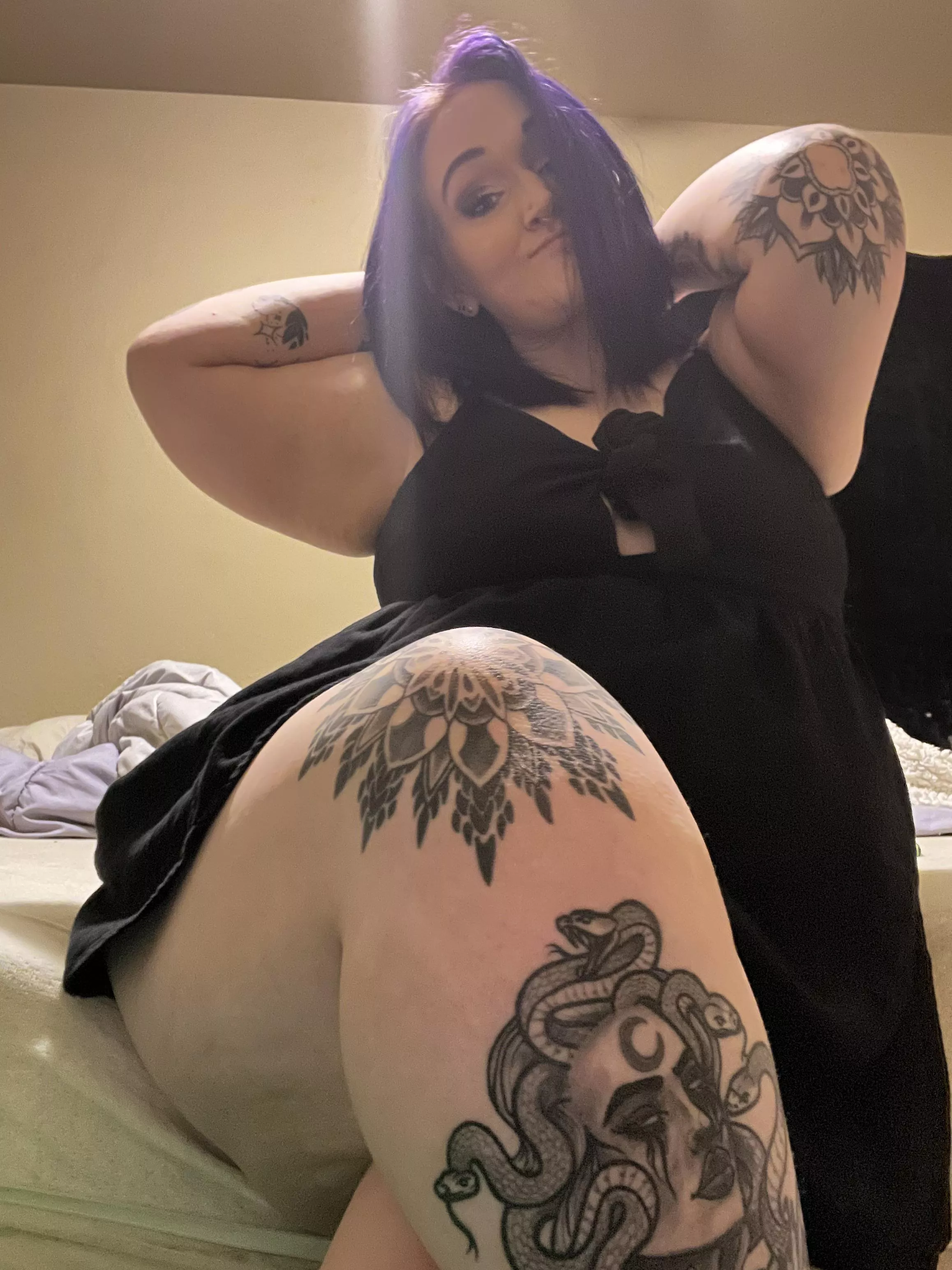 Good morning, just a quick reminder that you’re a bad bitch 😈 posted by kallielolwut