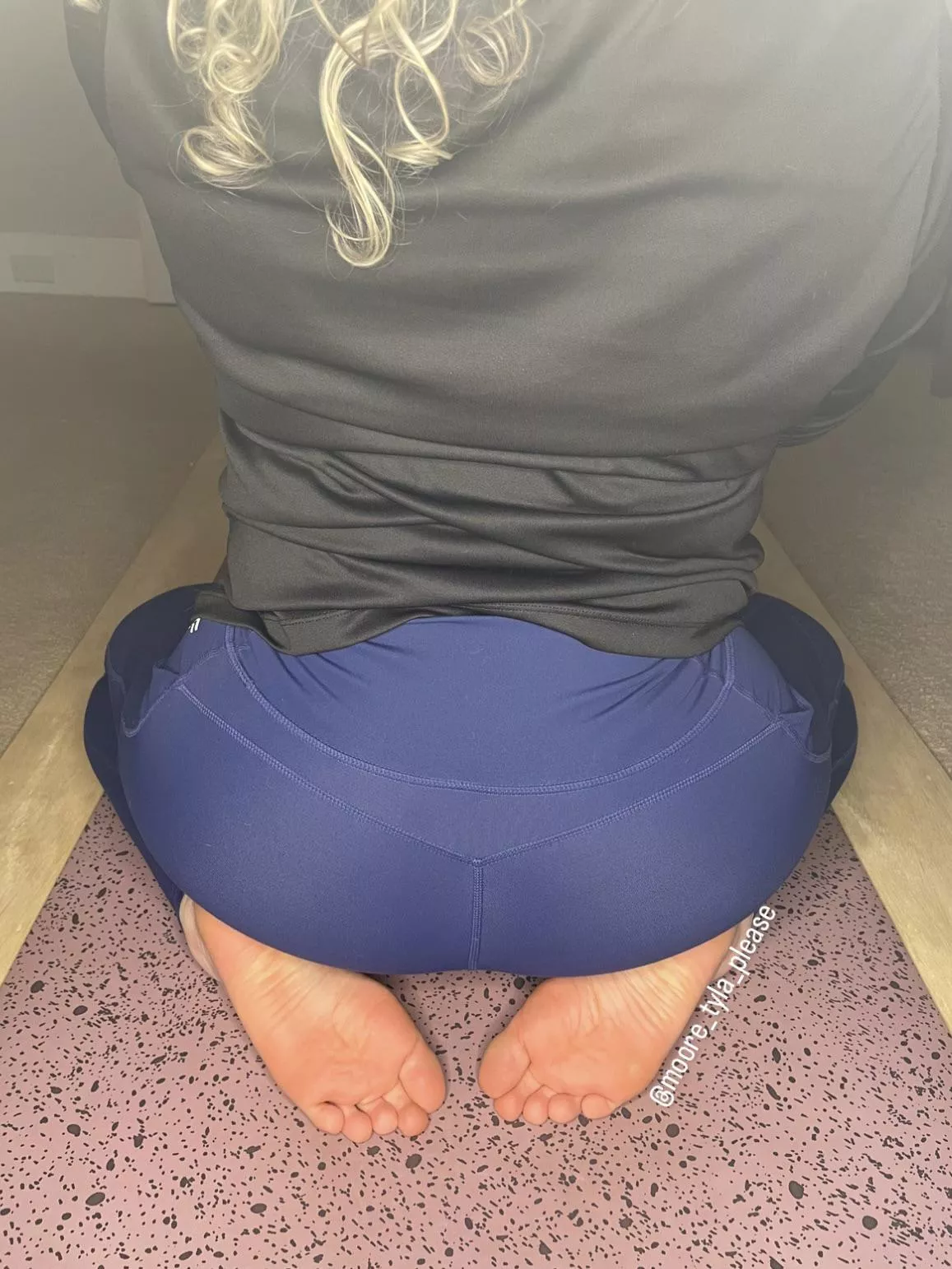 Grip my waist & lick my feet 👅💦 posted by moore_tyla_please