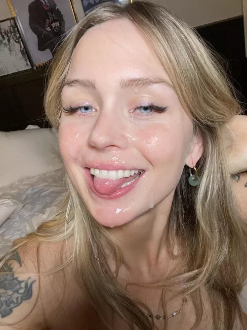 Happy cumslut by _DahliaRay_