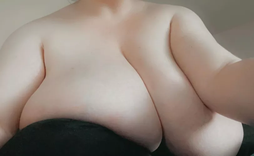 Happy Tuesday! by Rileslit