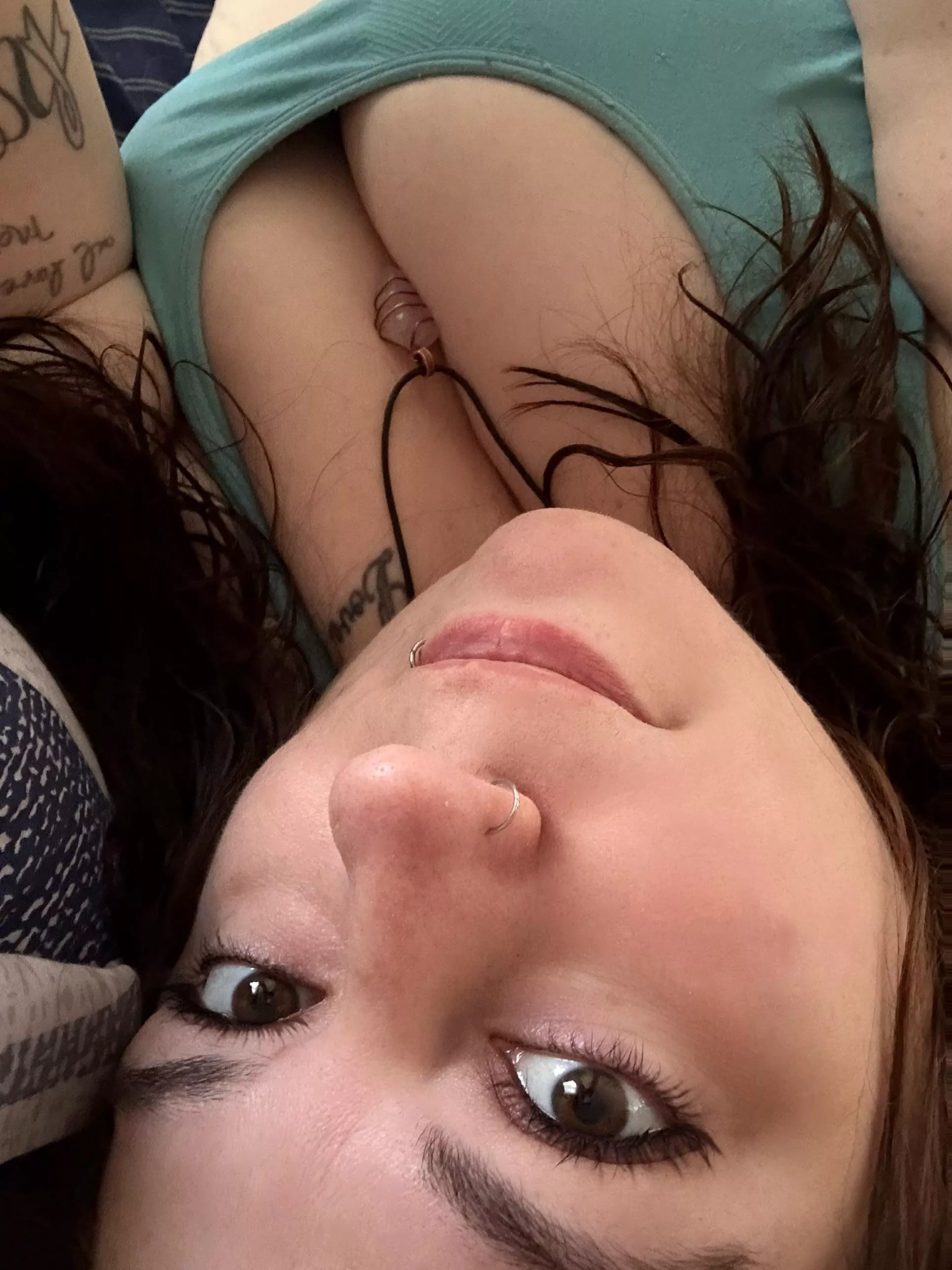 Hope everyone is enjoying their Sunday ! posted by Temporary_Cat9833