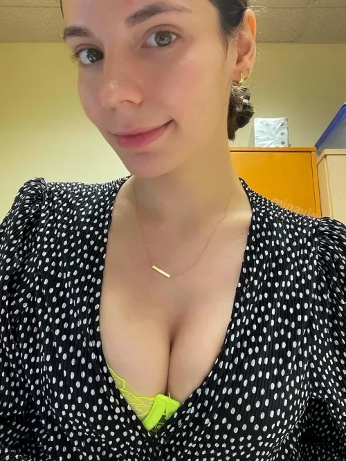 How's my work cleavage? by MinaVie