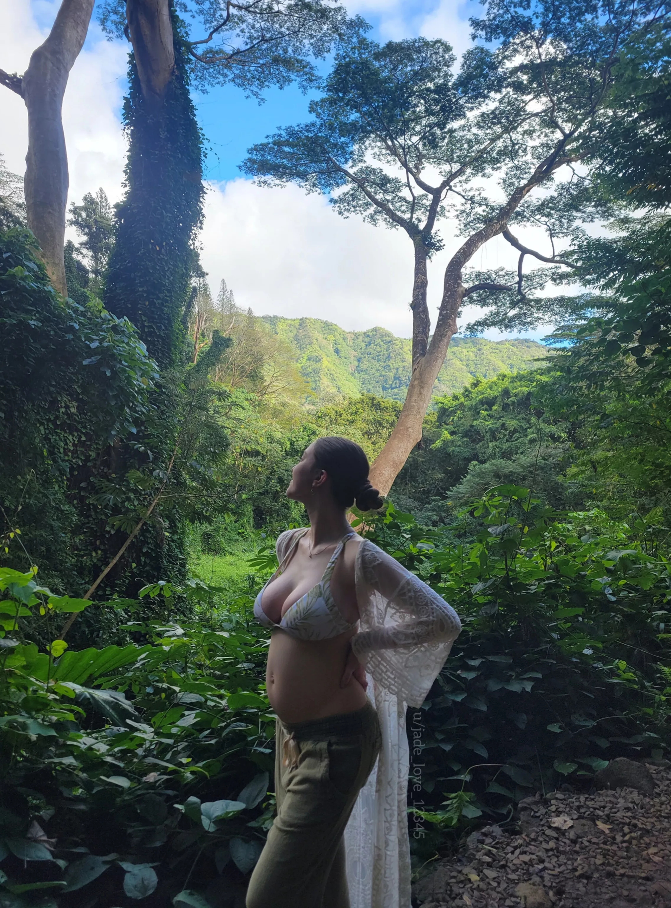 How's the view? 🤰🏻 posted by jade_love_12345