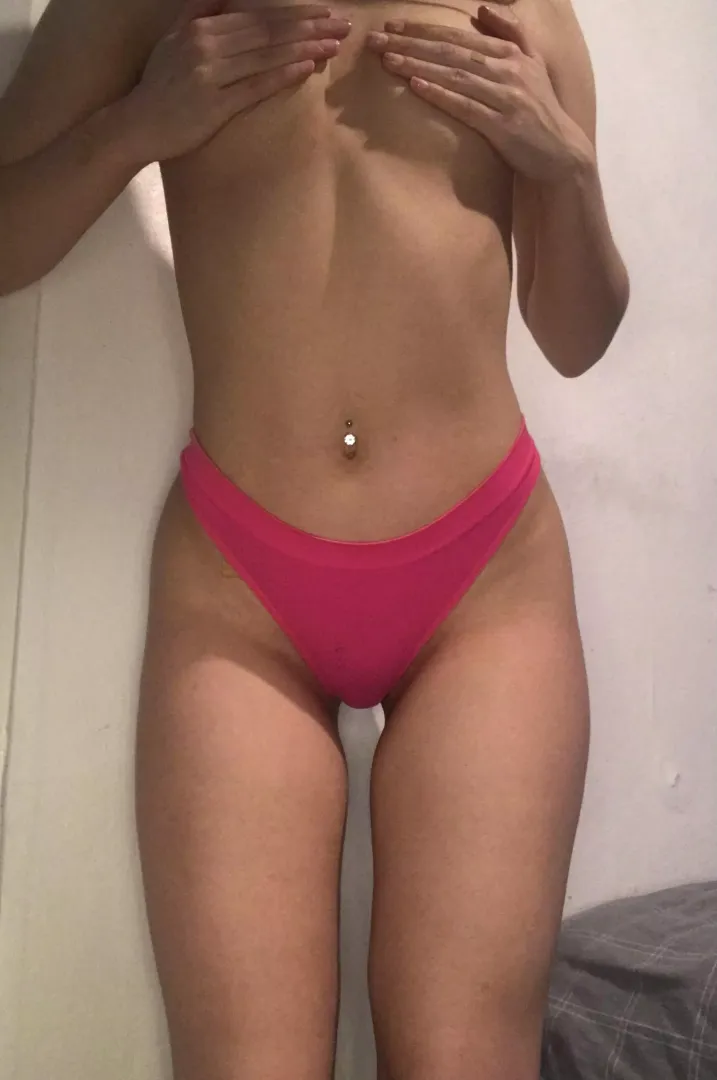 I love showing off my cute little gap posted by alexiasmithxoxox